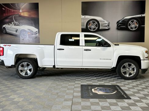 Used 2018 Chevrolet Silverado 1500 Custom w/ Custom Value Package AWD/4WD image 3