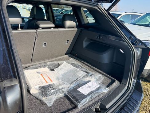 New 2026 Volkswagen Tiguan SE R-Line AWD/4WD image 26