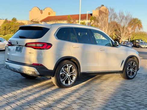 Certified 2023 BMW X5 sDrive40i w/ Premium Package image 9