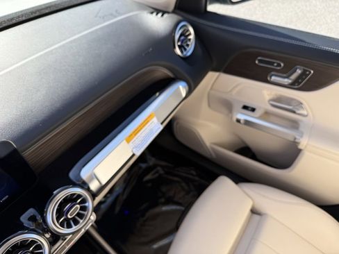 Certified 2025 Mercedes-Benz GLB 250 250 4MATIC image 34