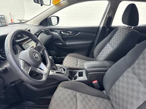 Used 2017 Nissan Rogue Sport SV FWD image 19