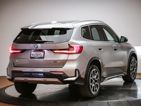 Used 2023 BMW X1 xDrive28i w/ Convenience Package AWD/4WD image 5