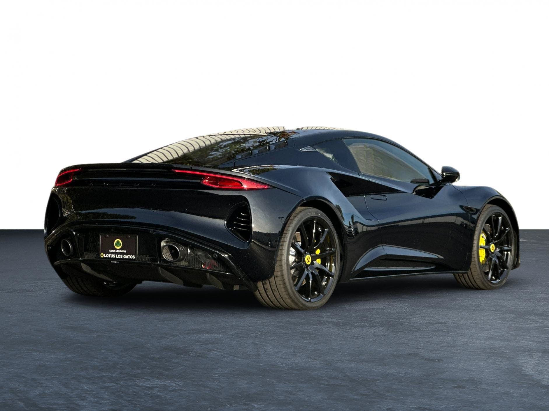 Used 2025 Lotus Emira RWD image 3