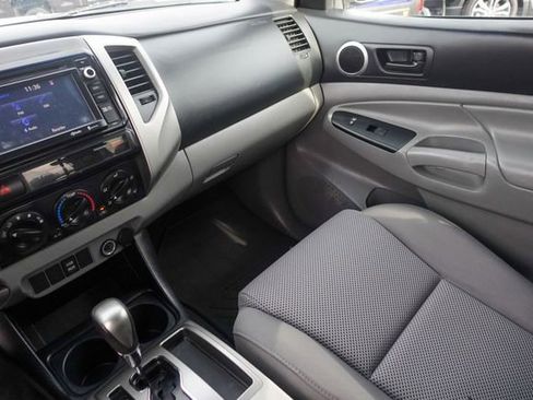 Used 2015 Toyota Tacoma PreRunner image 25