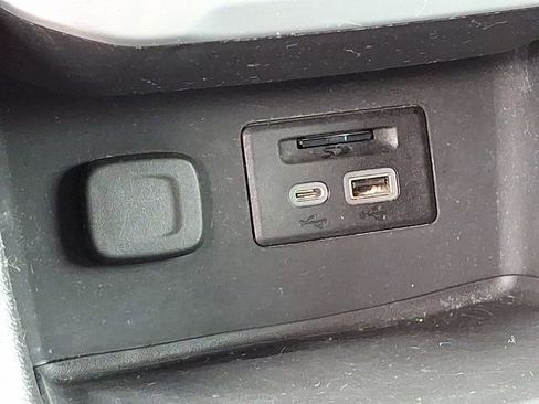 Used 2023 GMC Acadia SLT image 30