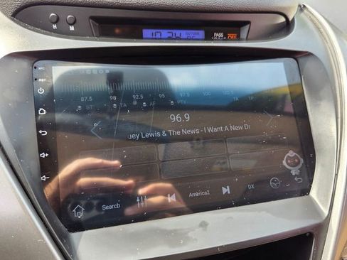 Used 2012 Hyundai Elantra GLS FWD image 19