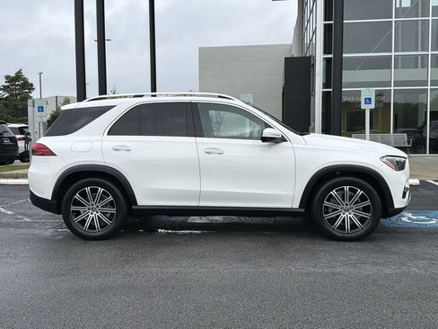 Used 2024 Mercedes-Benz GLE 350 4MATIC image 2
