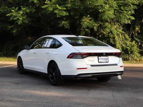 Used 2025 Honda Accord SE image 7