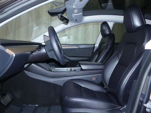 Used 2024 Tesla Model Y Long Range RWD image 19