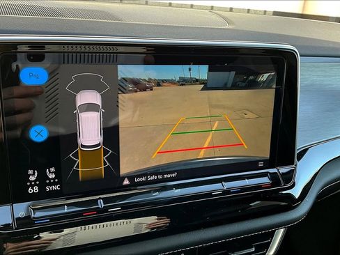 Used 2024 Volkswagen Atlas Cross Sport SE image 29