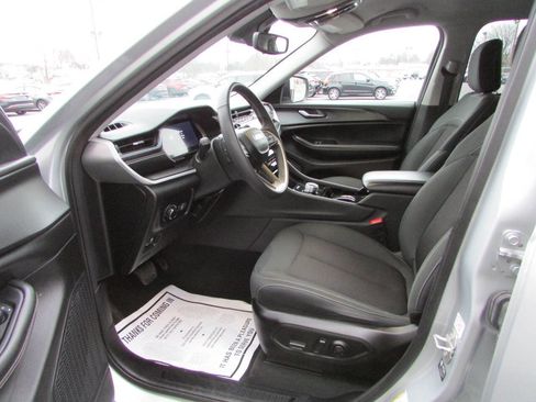 Used 2023 Jeep Grand Cherokee L Laredo w/ Luxury Tech Group I image 6