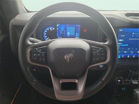 Used 2024 Ford Bronco Badlands image 19
