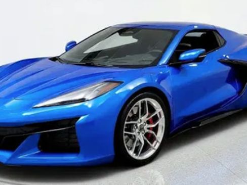 Used 2024 Chevrolet Corvette Z06 w/ Z07 Performance Package RWD image 1