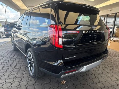 Used 2025 Ford Expedition Platinum w/ Driver's Package AWD/4WD image 9