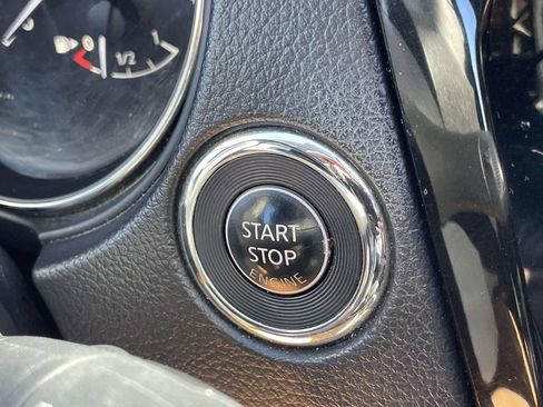 Used 2018 Nissan Rogue SV image 23