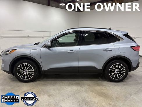 Certified 2022 Ford Escape Titanium w/ Class II Trailer Tow Package image 5