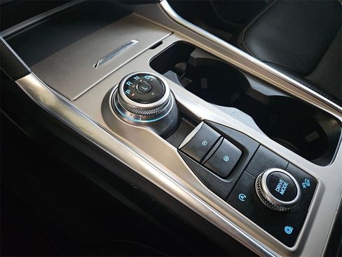 Used 2023 Ford Explorer Limited image 25