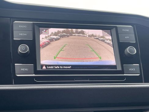 Used 2024 Volkswagen Jetta SE image 21