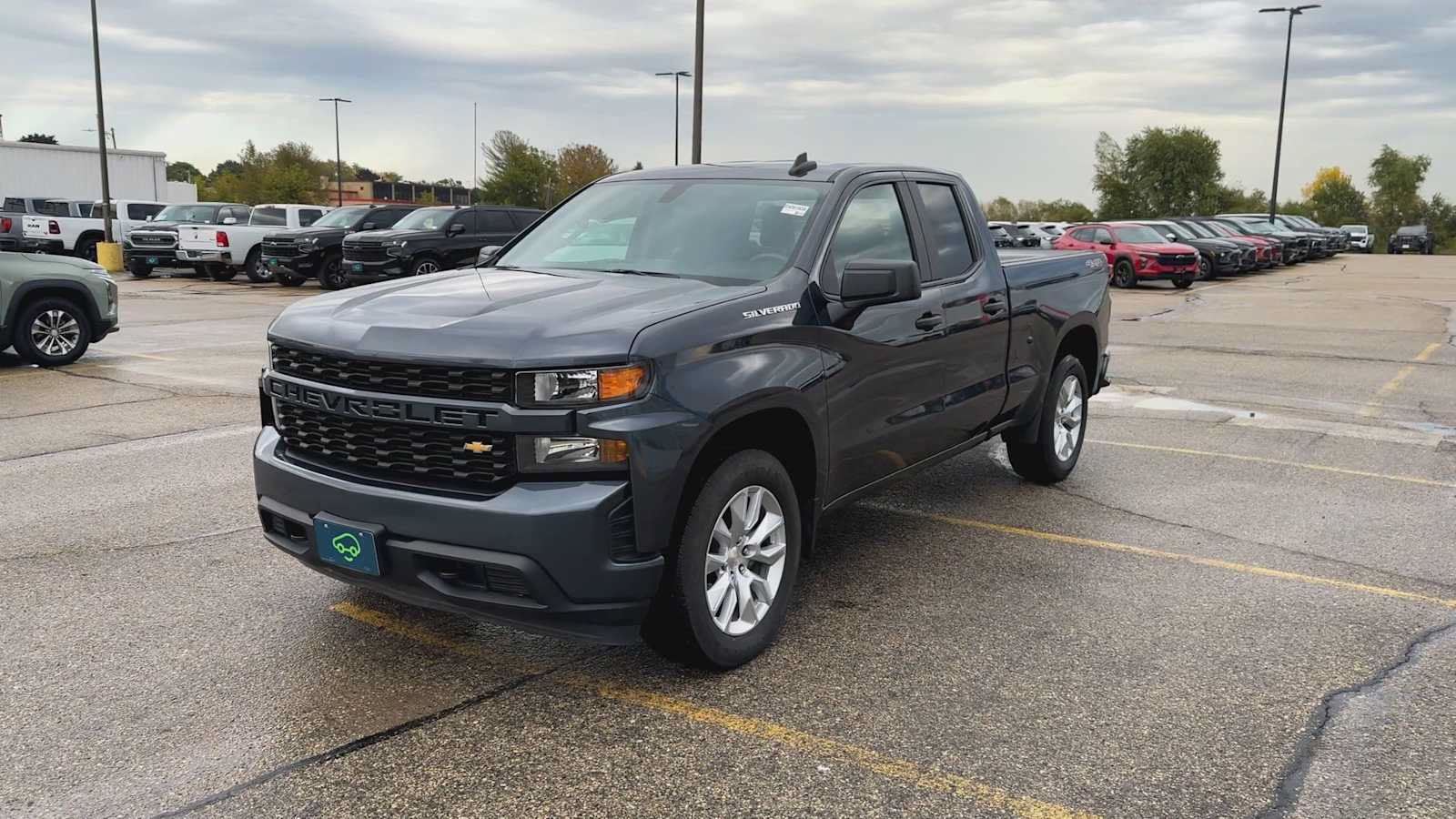 Used 2019 Chevrolet Silverado 1500 Custom w/ Custom Value Package AWD/4WD image 7