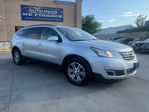 Used 2017 Chevrolet Traverse LT FWD image 10
