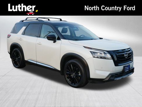 Used 2023 Nissan Pathfinder Platinum image 1