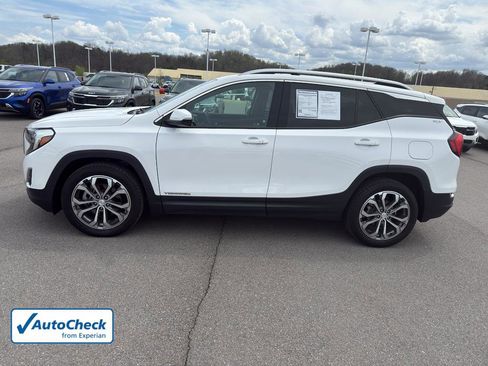 Used 2019 GMC Terrain SLT w/ Preferred Package FWD image 2