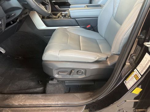 Used 2022 Toyota Tundra Limited image 9