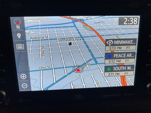 Used 2018 Toyota Sienna XLE image 32