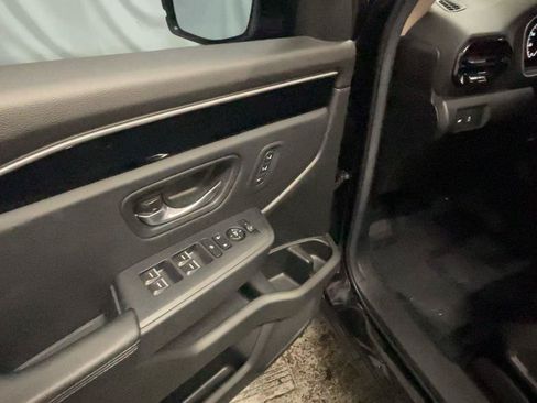 Used 2025 Honda Pilot EX-L image 31