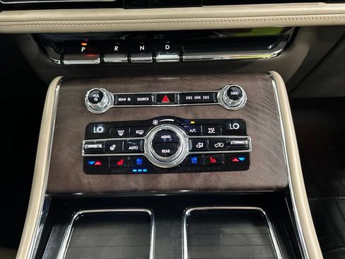 Used 2020 Lincoln Aviator Reserve w/ Equipment Group 201A AWD/4WD image 22