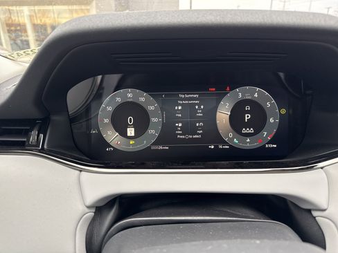 New 2025 Land Rover Range Rover Evoque S image 10