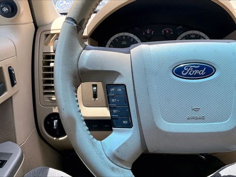 Used 2011 Ford Escape XLT w/ 203A Rapid Spec Order Code AWD/4WD image 24