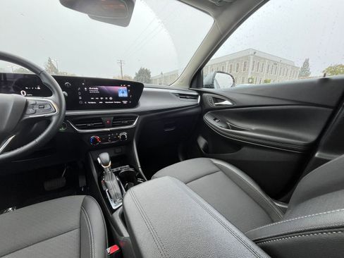 Used 2025 Buick Encore GX Preferred image 33