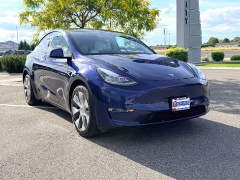 Used 2021 Tesla Model Y Long Range AWD/4WD image 1