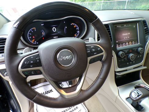 Used 2015 Jeep Grand Cherokee Overland AWD/4WD image 12