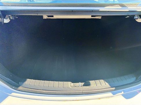 Used 2017 Hyundai Elantra SE image 27