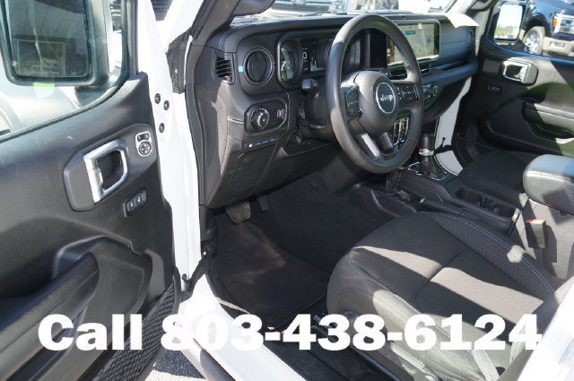Used 2024 Jeep Wrangler Unlimited Rubicon 4xe AWD/4WD image 4