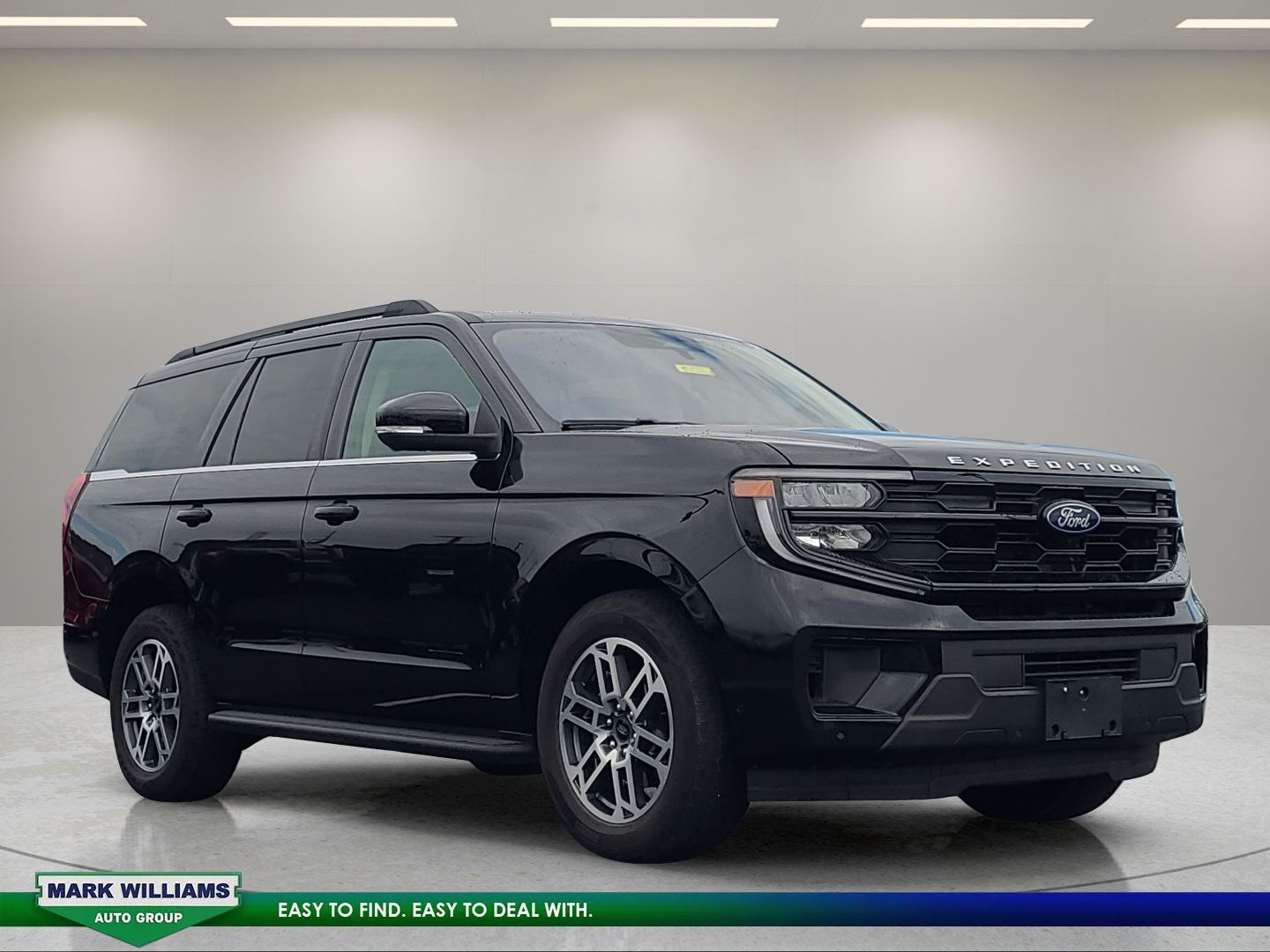Certified 2025 Ford Expedition Active AWD/4WD image 1