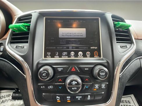 Used 2016 Jeep Grand Cherokee Summit image 10