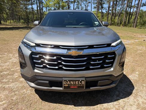 Used 2025 Chevrolet Equinox LT w/ Convenience Package II FWD image 8