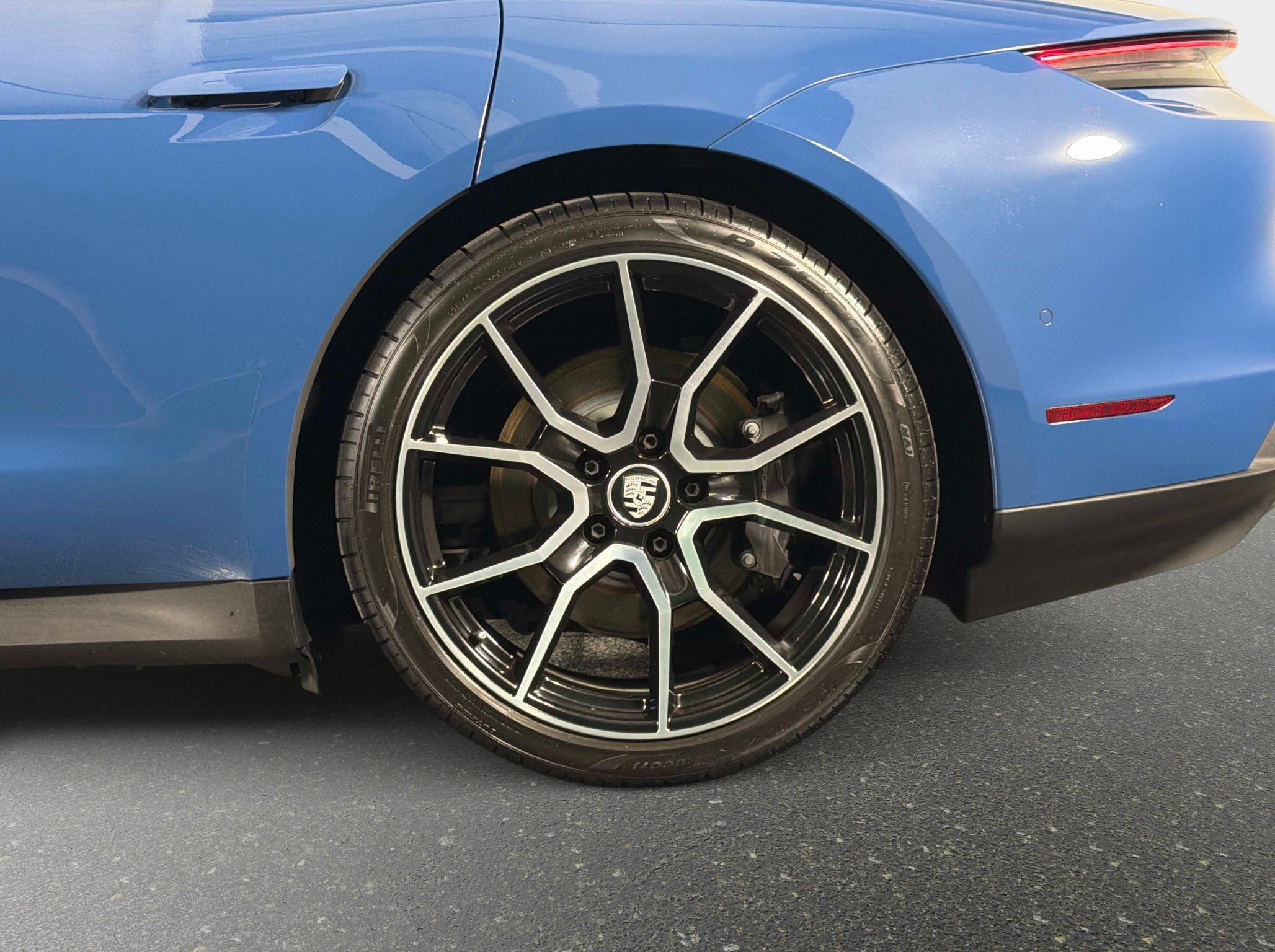 Used 2023 Porsche Taycan RWD image 14
