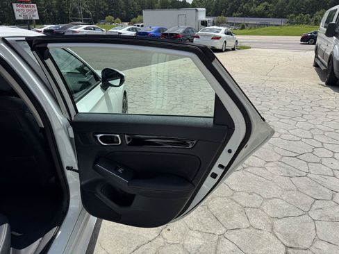 Used 2022 Honda Civic Touring image 16