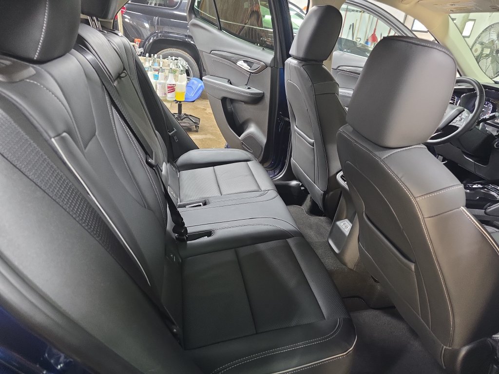 Used 2023 Buick Envision Essence AWD/4WD image 11