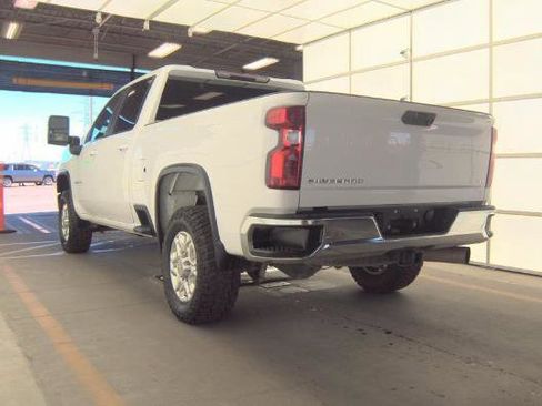 Used 2023 Chevrolet Silverado 2500 LT image 6