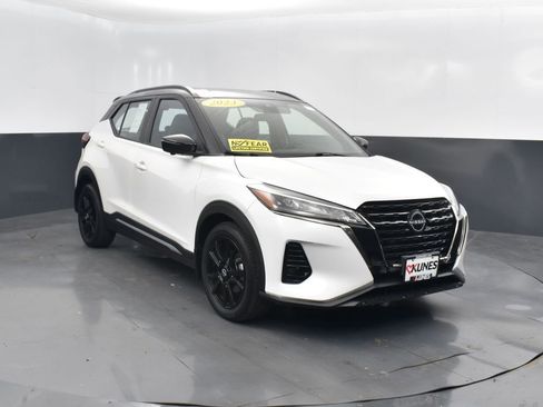 Used 2023 Nissan Kicks SR w/ SR Premium Package image 5