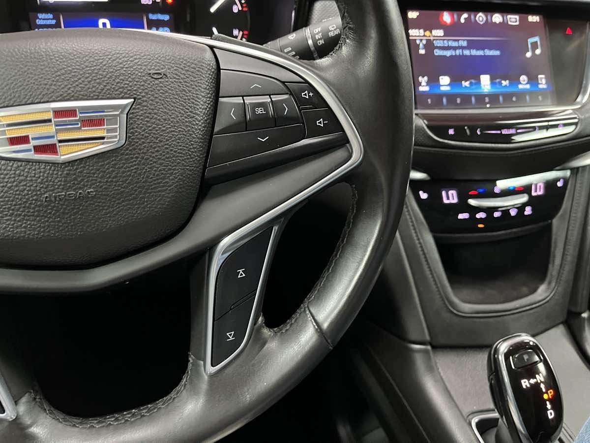 Used 2017 Cadillac XT5 Luxury w/ Driver Awareness Package AWD/4WD image 13