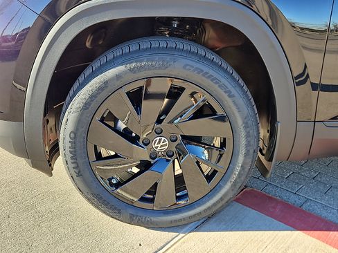 New 2026 Volkswagen Atlas SE image 5