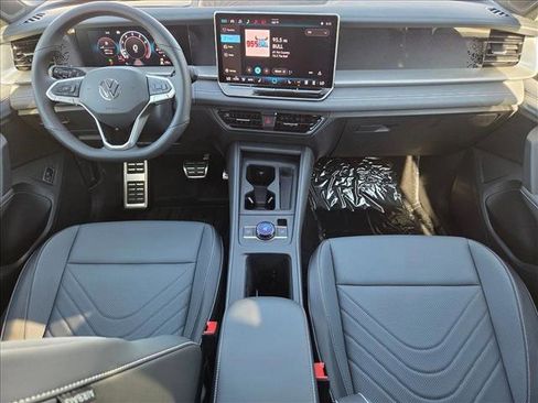 New 2026 Volkswagen Tiguan SE R-Line FWD image 14