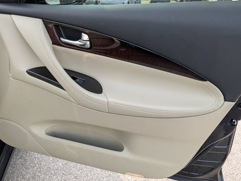 Used 2017 INFINITI QX50 2WD w/ Premium Plus Package image 34