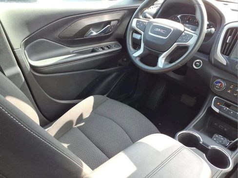 Used 2024 GMC Terrain SLE w/ Driver Convenience Package FWD image 20